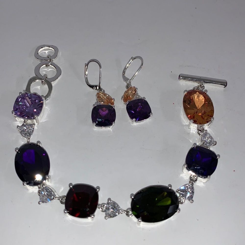 NVC Silver Tone Bracelet and Earrings - Picture 4 of 6